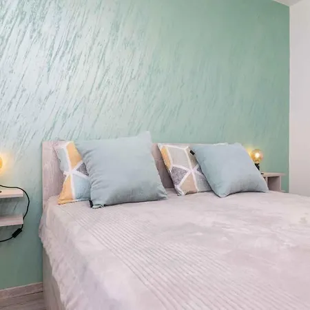 In - Insel Krk 13505 * Šilo